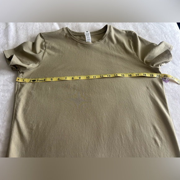 lululemon athletica Short Sleeve Tee in Olive/Taupe Sz L - Picture 5 of 5